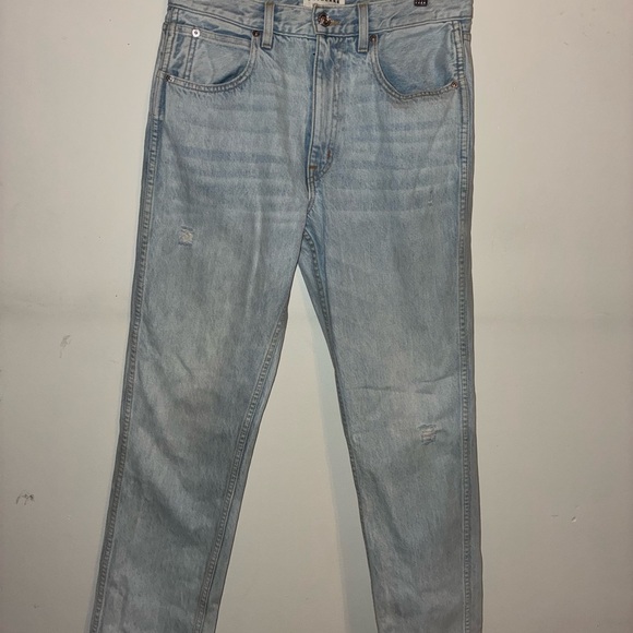 Silver Lake Light Wash Boyfriend Jeans – Women’s Size 29 - Gently Worn - Picture 5 of 5